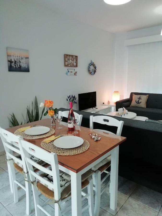 Ocean Blue Apartments Paphos ภายนอก รูปภาพ